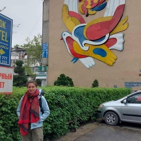 KONOK Center OSH Hotel Buitenkant foto