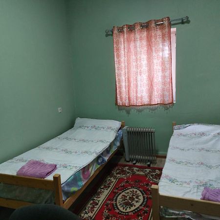 KONOK Center OSH Hotel Buitenkant foto