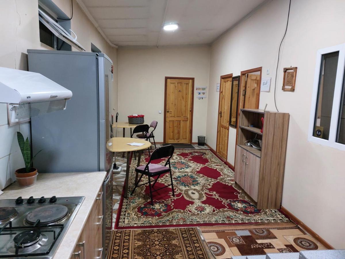 KONOK Center OSH Hotel Buitenkant foto