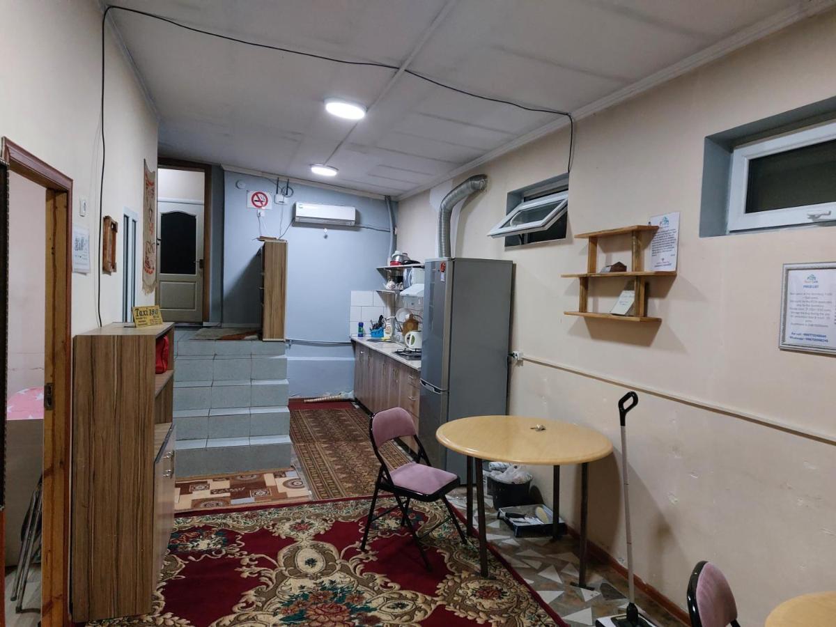 KONOK Center OSH Hotel Buitenkant foto