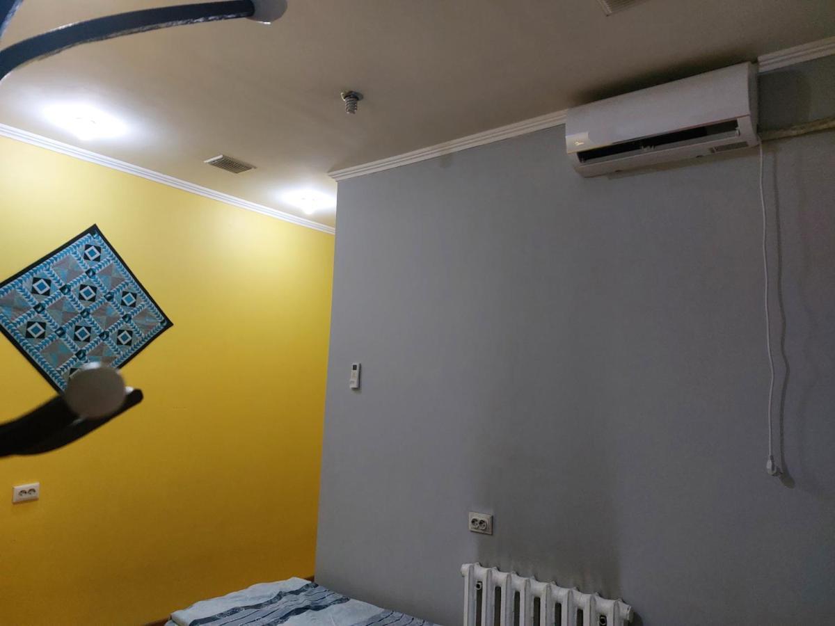KONOK Center OSH Hotel Buitenkant foto