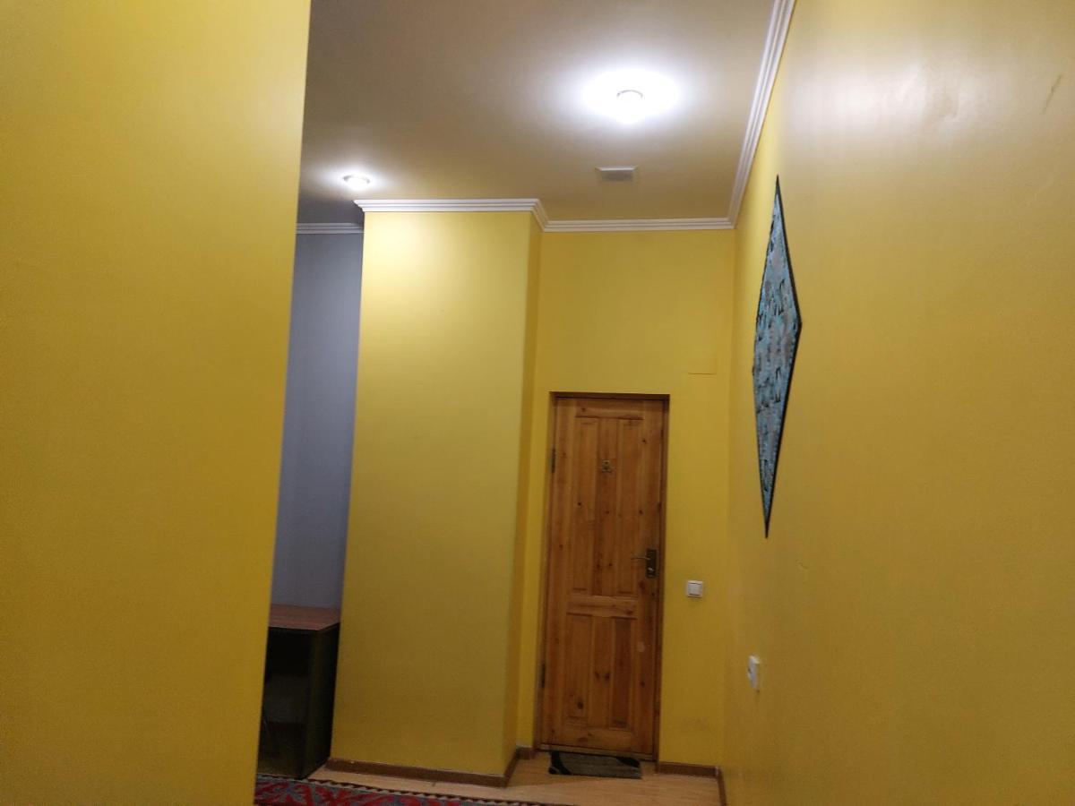 KONOK Center OSH Hotel Buitenkant foto