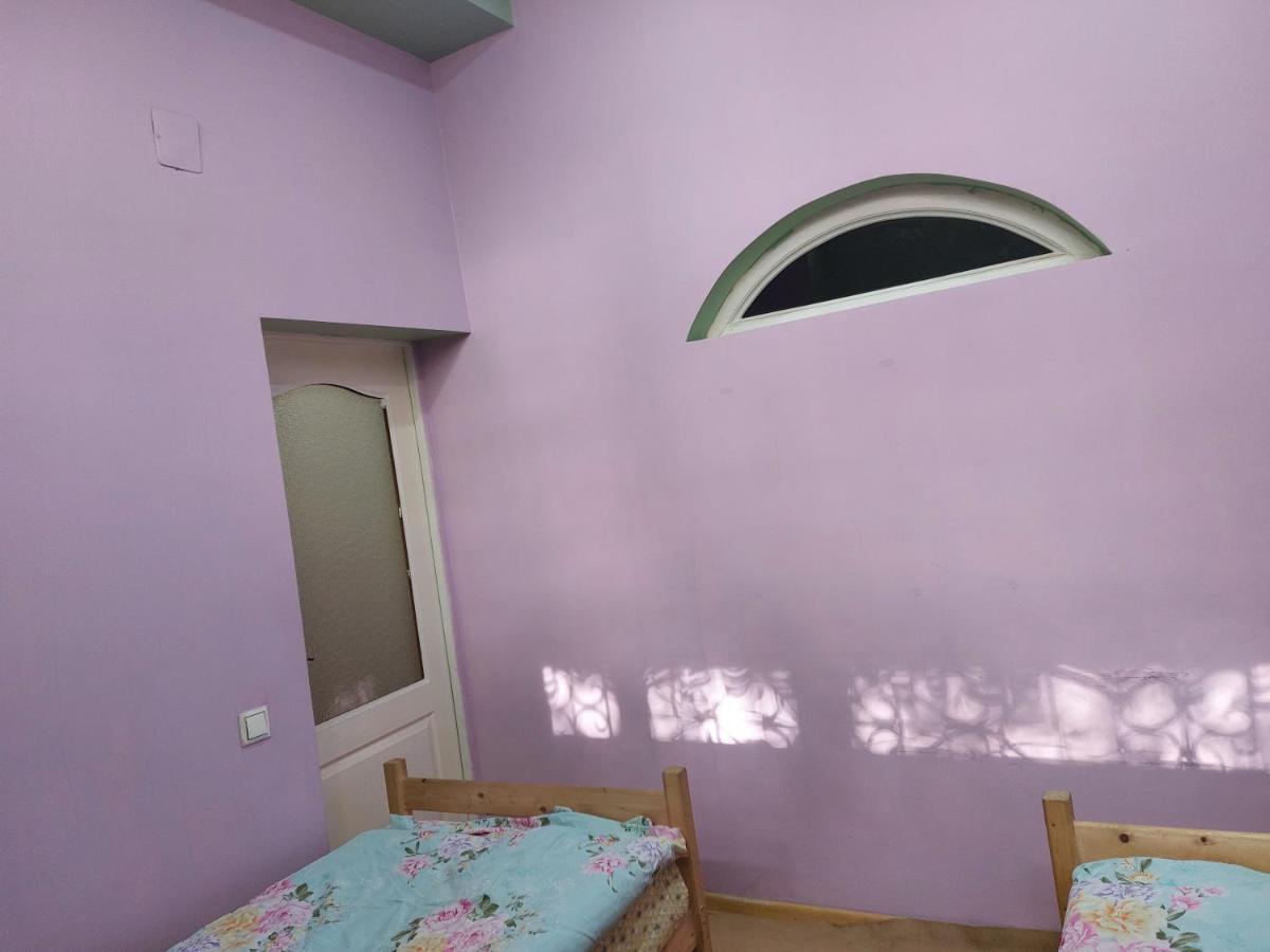 KONOK Center OSH Hotel Buitenkant foto