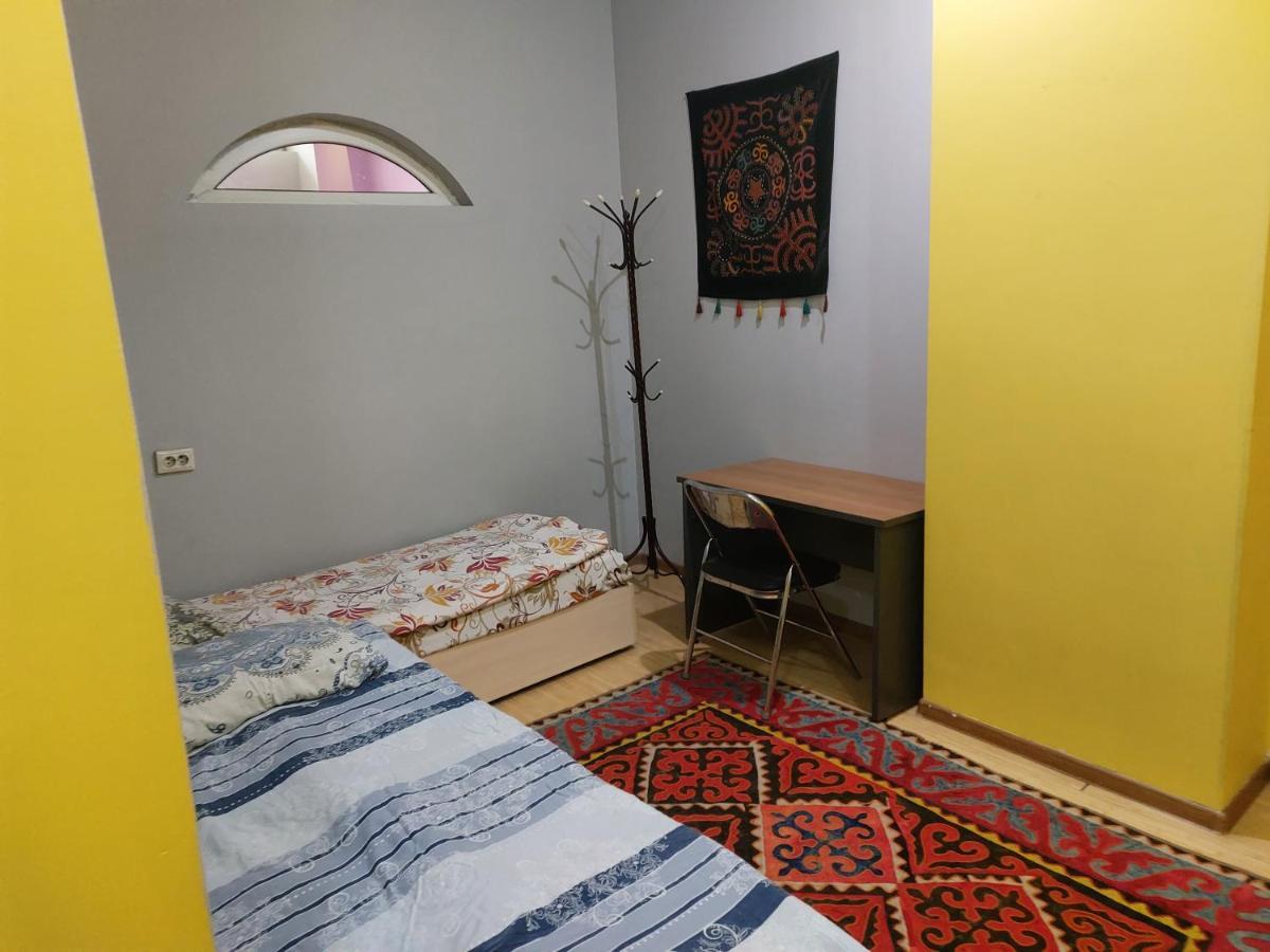 KONOK Center OSH Hotel Buitenkant foto