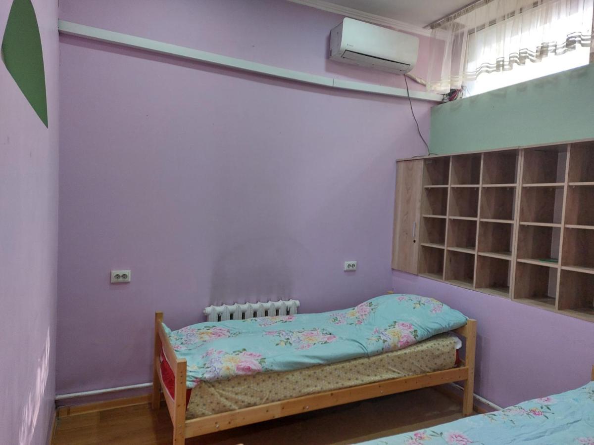 KONOK Center OSH Hotel Buitenkant foto