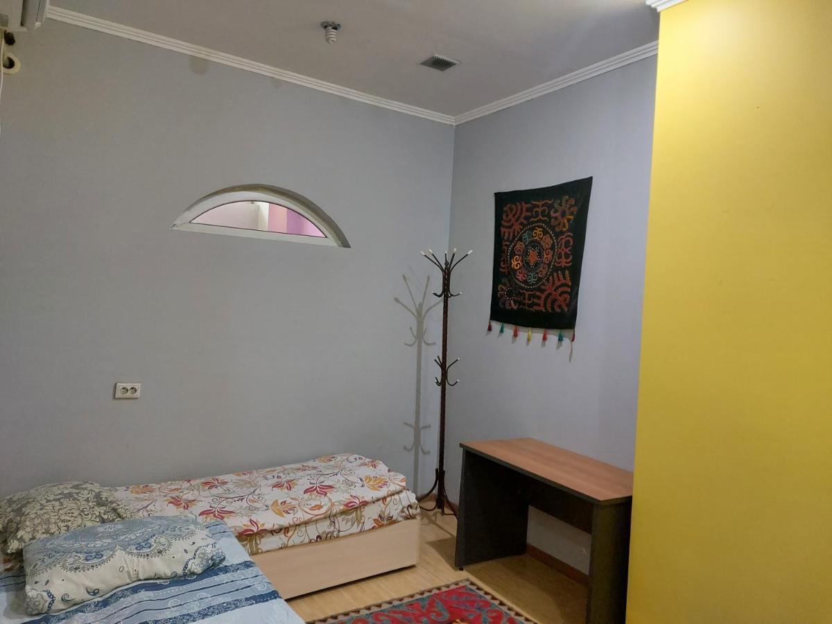 KONOK Center OSH Hotel Buitenkant foto