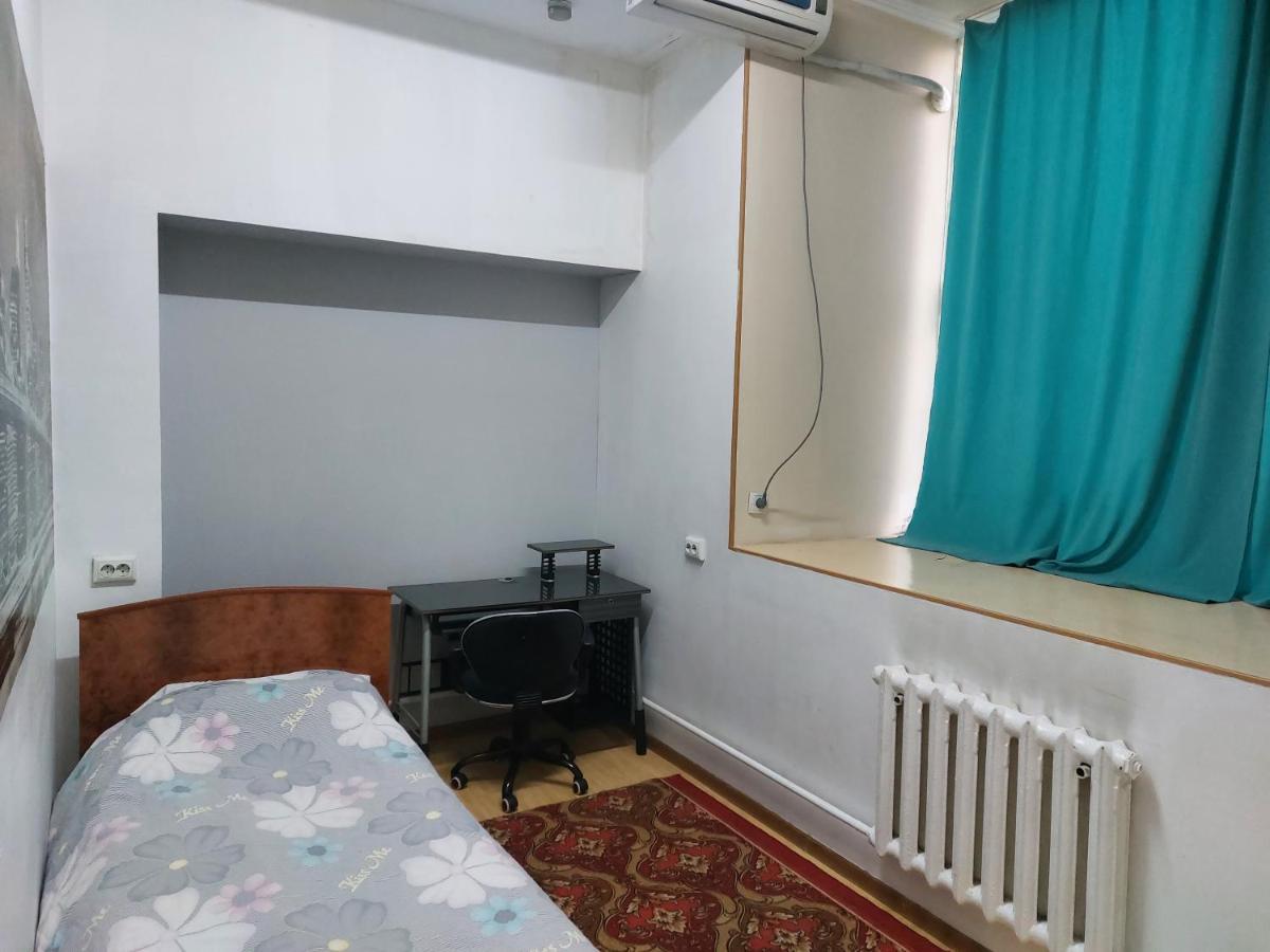 KONOK Center OSH Hotel Buitenkant foto