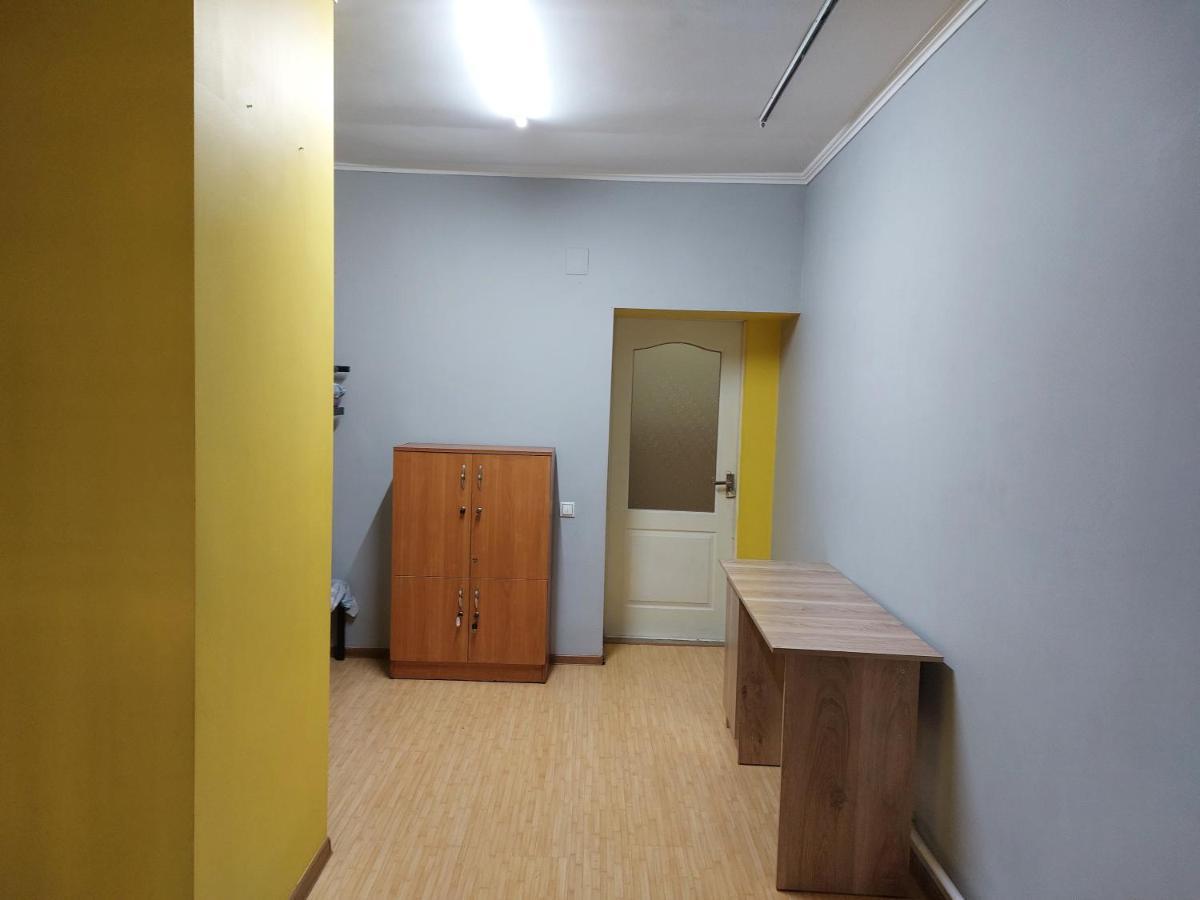 KONOK Center OSH Hotel Buitenkant foto