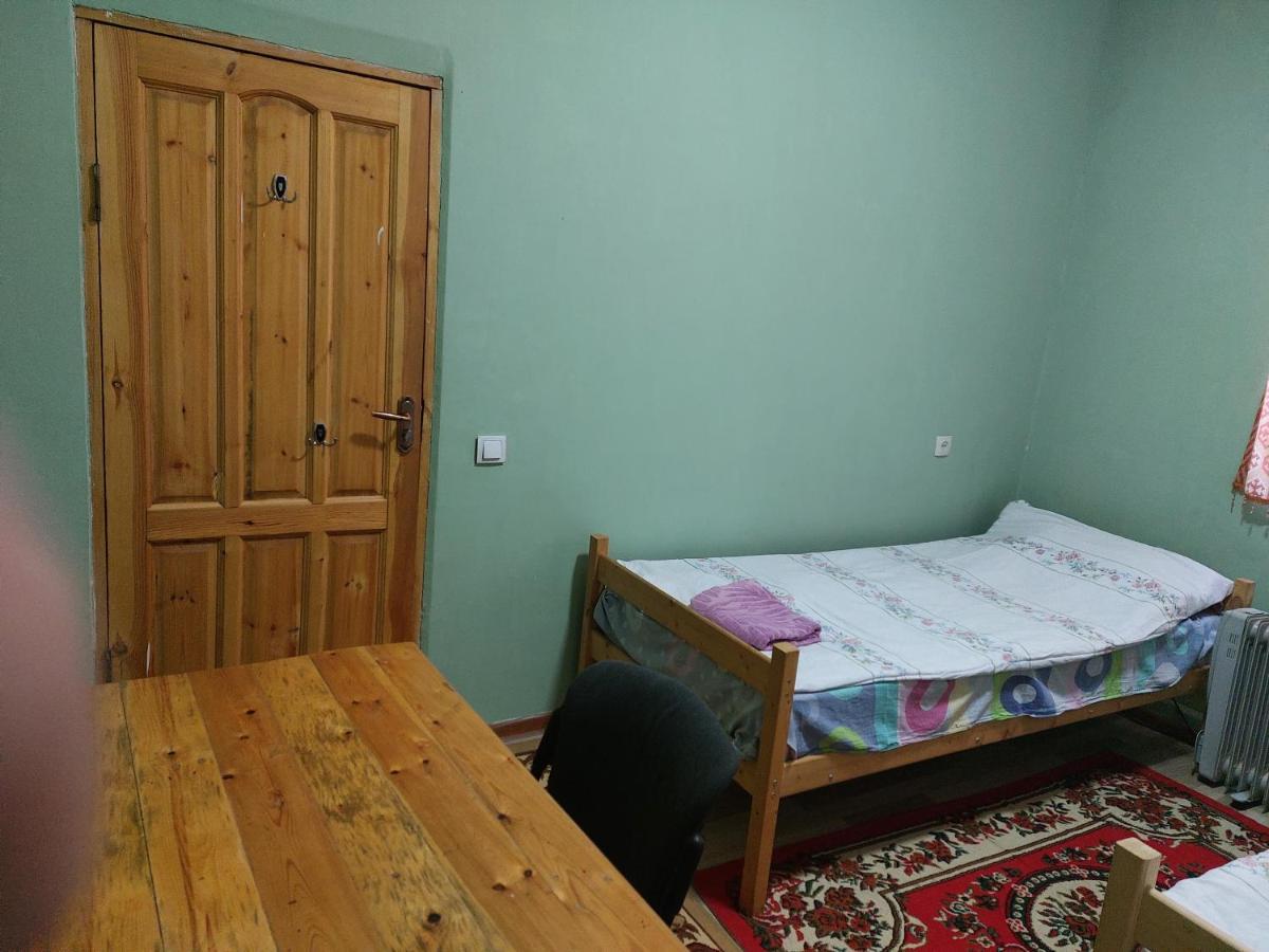 KONOK Center OSH Hotel Buitenkant foto